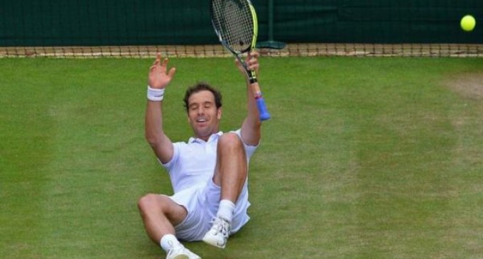 Federer aplasta y Gasquet da la sorpresa.