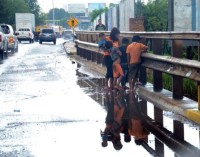 Niños indígenas en la desidia