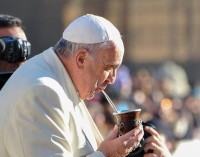El Papa celebró la reanudación de relaciones entre EE.UU. y Cuba