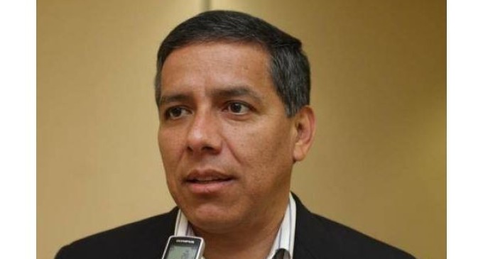 Senador lamenta “compra y venta” de votos