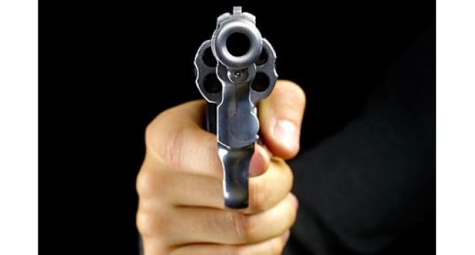 Imputan a menor de 16 por intentar matar a un policía