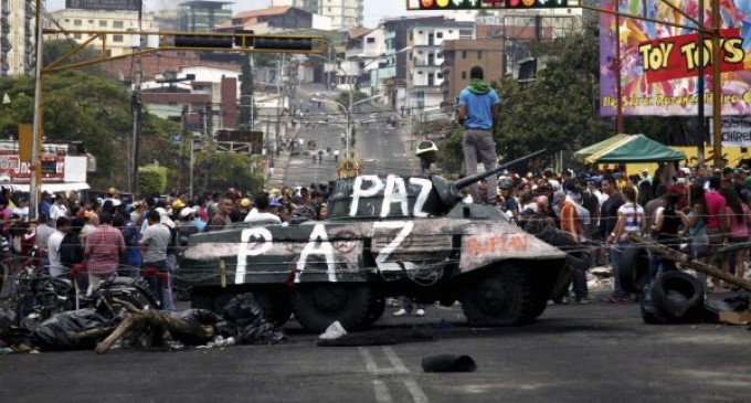 Adolescente muere durante protesta en Venezuela