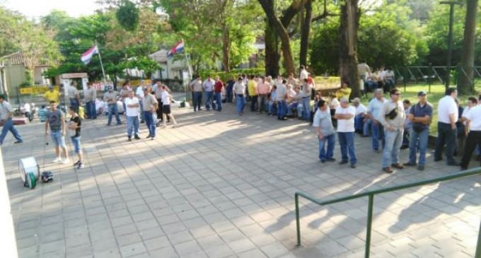 Sindicalistas anuncian huelga en la ANDE