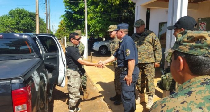 Policías se alistan para desalojar la reserva Morombí