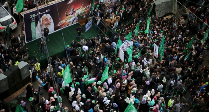 Miles de funcionarios de Hamas están en huelga: no cobran hace un año y medio