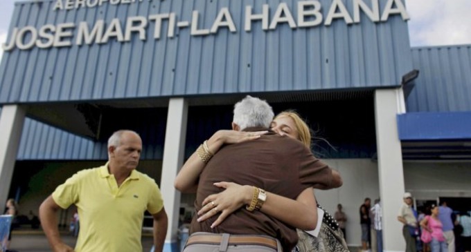 EE.UU. eliminará barreras legales para los vuelos con Cuba