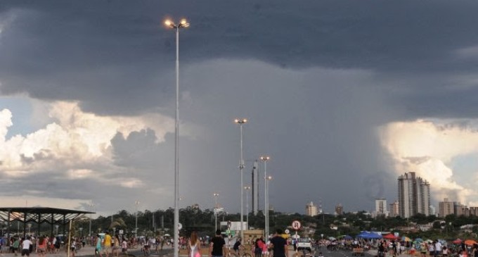 Anuncian mucho calor y lluvias para día de los enamorados