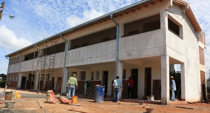 Etapa final de ampliación en escuela de Arroyo Porã financiada por EBY