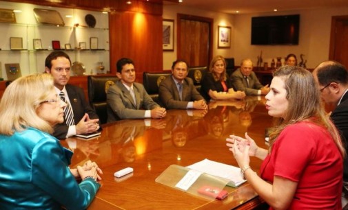 Abogados piden el fin de corrupción