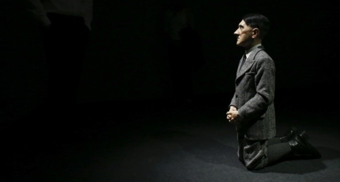 Subastan una estatua de Adolf Hitler en USD 17 millones