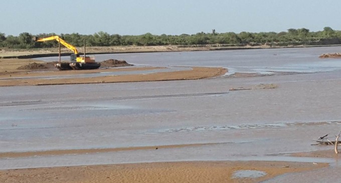 Mismas empresas que dejaron obras inconclusas limpiarán el canal del Pilcomayo