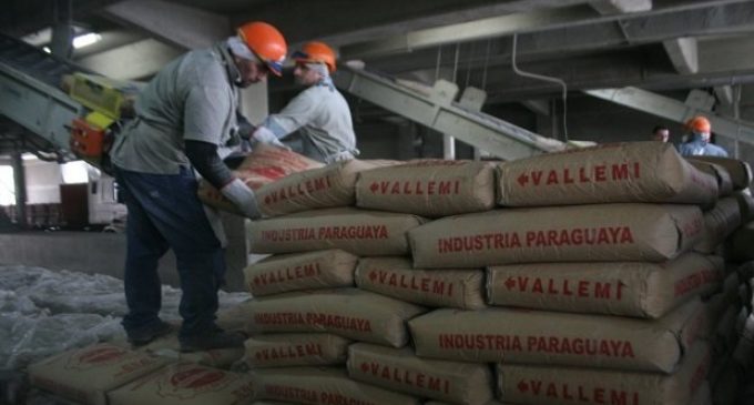 Senador visitó a trabajadores de la INC