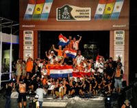 La bandera paraguaya se lució anoche en el podio del Dakar
