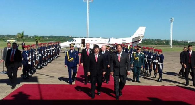 Presidente Cartes retornó al país este sábado