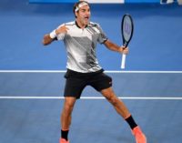 Roger Federer se sacó de encima a Kei Nishikori y es cada vez más favorito al título