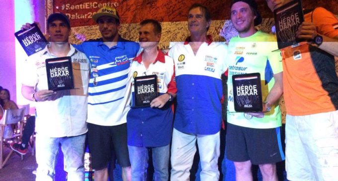 Pilotos paraguayos que corrieron el Dakar fueron homenajeados