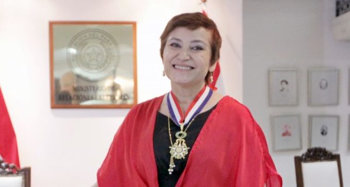 Cancillería distingue a Berta Rojas por su labor y trayectoria musical