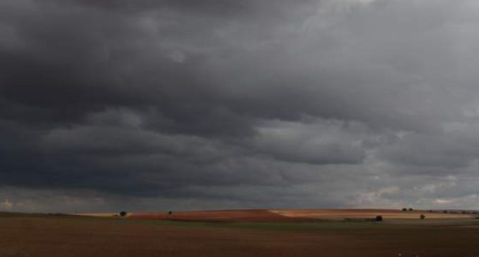Meteorología mantiene alerta por tormentas y lluvias intensas