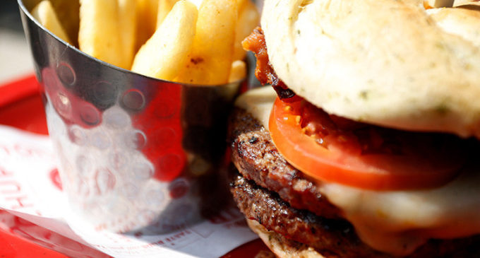¿Por qué comer mucha grasa es más nocivo para los hombres que para las mujeres?