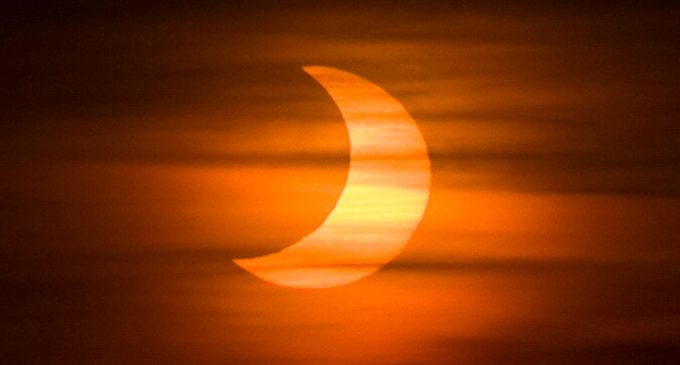 El domingo podrá observarse en nuestro país el eclipse parcial de Sol