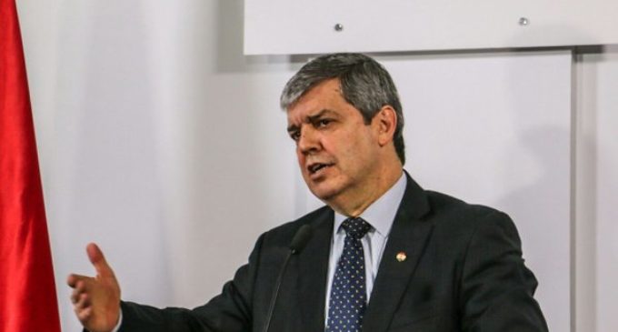 Riera espera que oferta a sindicatos garantice el inicio de clases