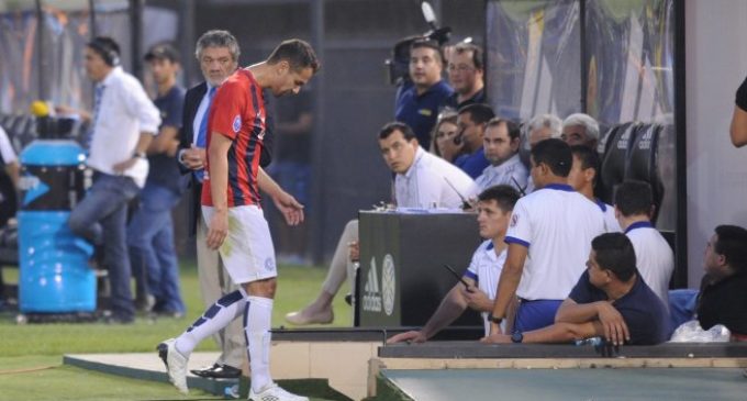 Piden levantar sanción a Pablo Velázquez