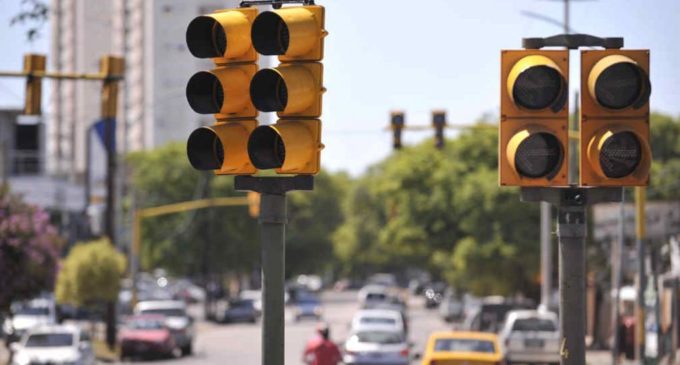 Varios semáforos de Asunción amanecieron fuera de servicio