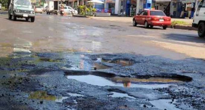 Lamentan destrucción intencionada de calles cuando el presupuesto es ajustado