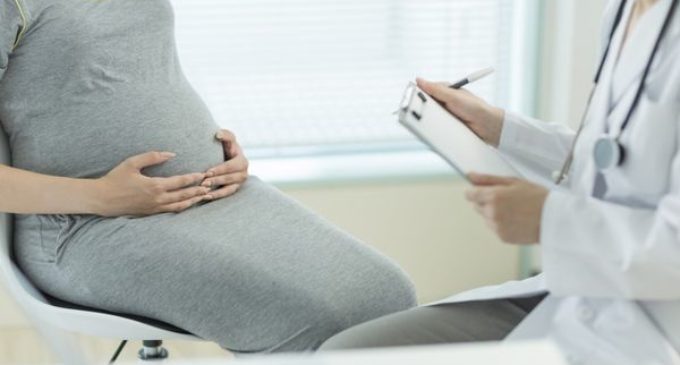 Contraer herpes genital en el embarazo podría causar autismo en los niños