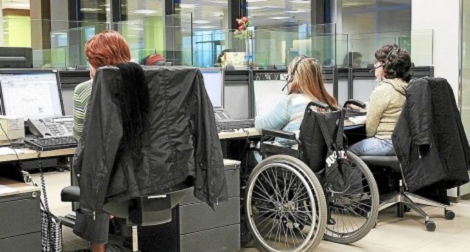 Ofrecen trabajo a personas con capacidades diferentes