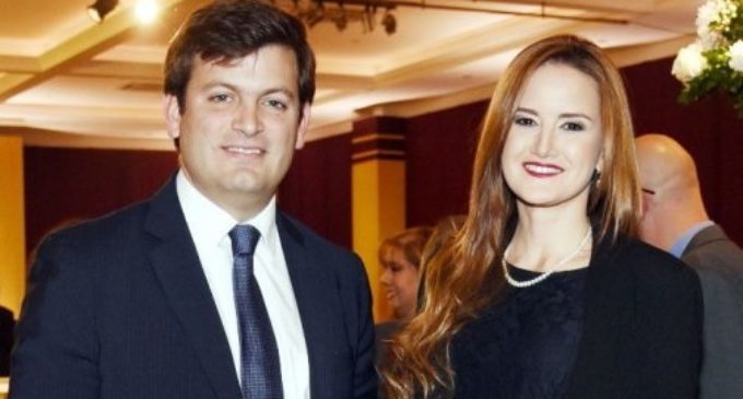 Ministra elogia a mujeres de su equipo y destapa su vida privada