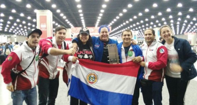 Universitarios paraguayos ganan premio en Mundial de Robótica