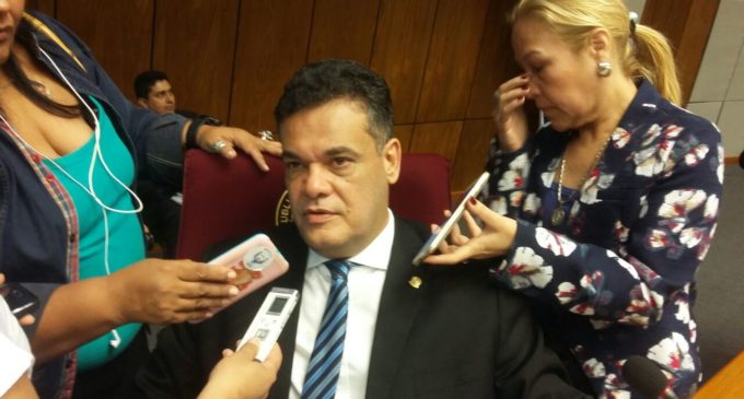 Acevedo recibe ‘presión’ de llanistas para continuar diálogo con Cartes
