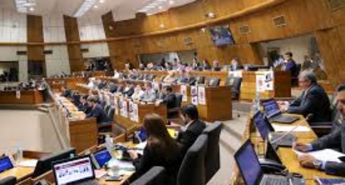 PLRA conversa de forma interna buscando sumar votos contra enmienda en Diputados