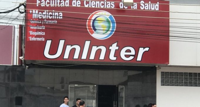 Estudiantes de medicina de PJC preocupados por clausura de su facultad