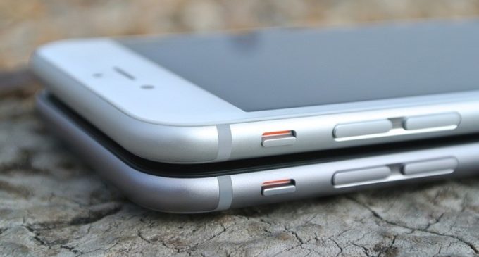 Cómo salvar a tu celular si se te cae en el retrete