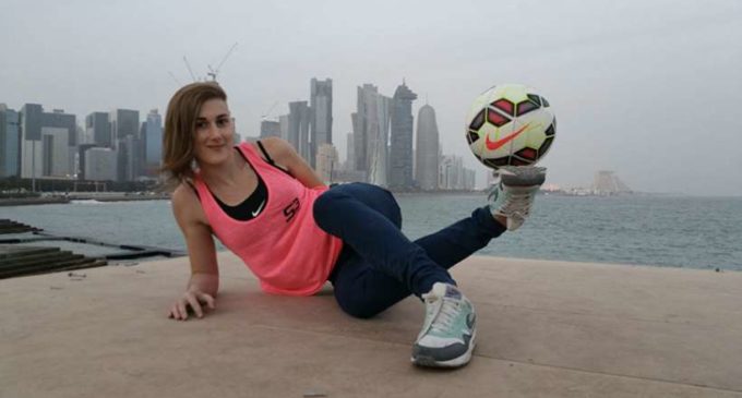 Quién es Melody Donchet, la maga de la pelota que cautiva al mundo con sus destrezas