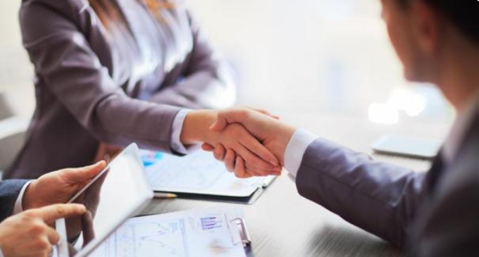 Mujeres jóvenes se adelantan a hombres en capacitación laboral