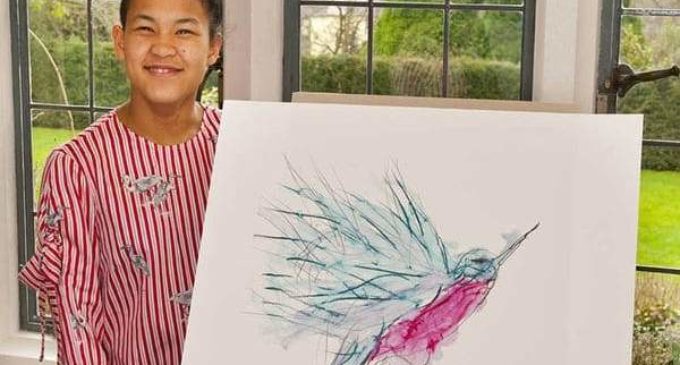 La joven con parálisis cerebral que deslumbra al mundo con sus dibujos