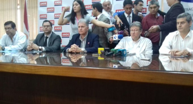 Conferencia de prensa sobre los cortes de energía tras el temporal