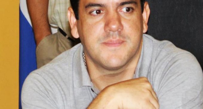 TSJE dejó sin efecto medida cautelar de Friedmann y dice que debe dejar la Gobernación