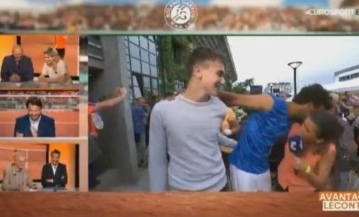 Roland Garros expulsa a tenista francés por acosar a una periodista en una entrevista en vivo
