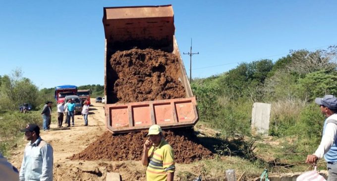 Inician obras de reconstrucción de caminos en Paso de Patria