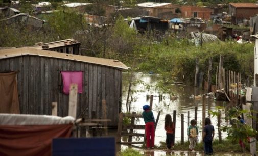 Caída de commodities, se reflejan en índices de pobreza