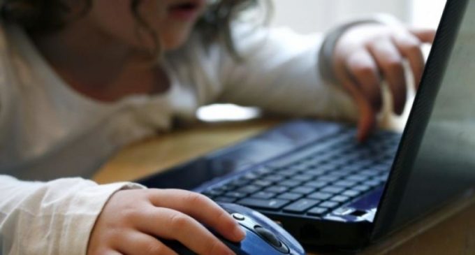 “6 de cada 10 adolescentes contactaron a extraños en las redes sociales”