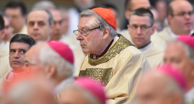 Acusan al cardenal encargado de las finanzas del Vaticano de abuso sexual