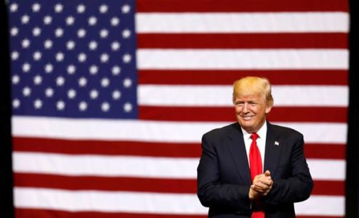 Donald Trump ahora dice que el muro con México será de paneles solares