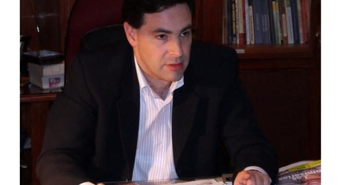 “Las mayorías mandan, pero mandan conforme a la ley”, dice constitucionalista