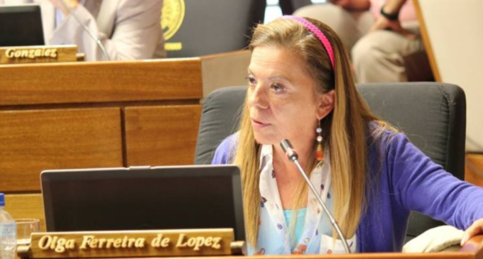 Cartistas van por la presidencia de Olga Ferreira