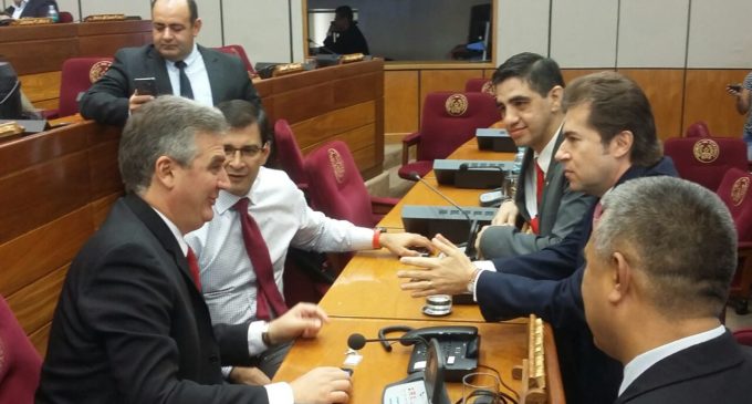 Cartistas y aliados se ausentan en la última sesión presidida por Acevedo